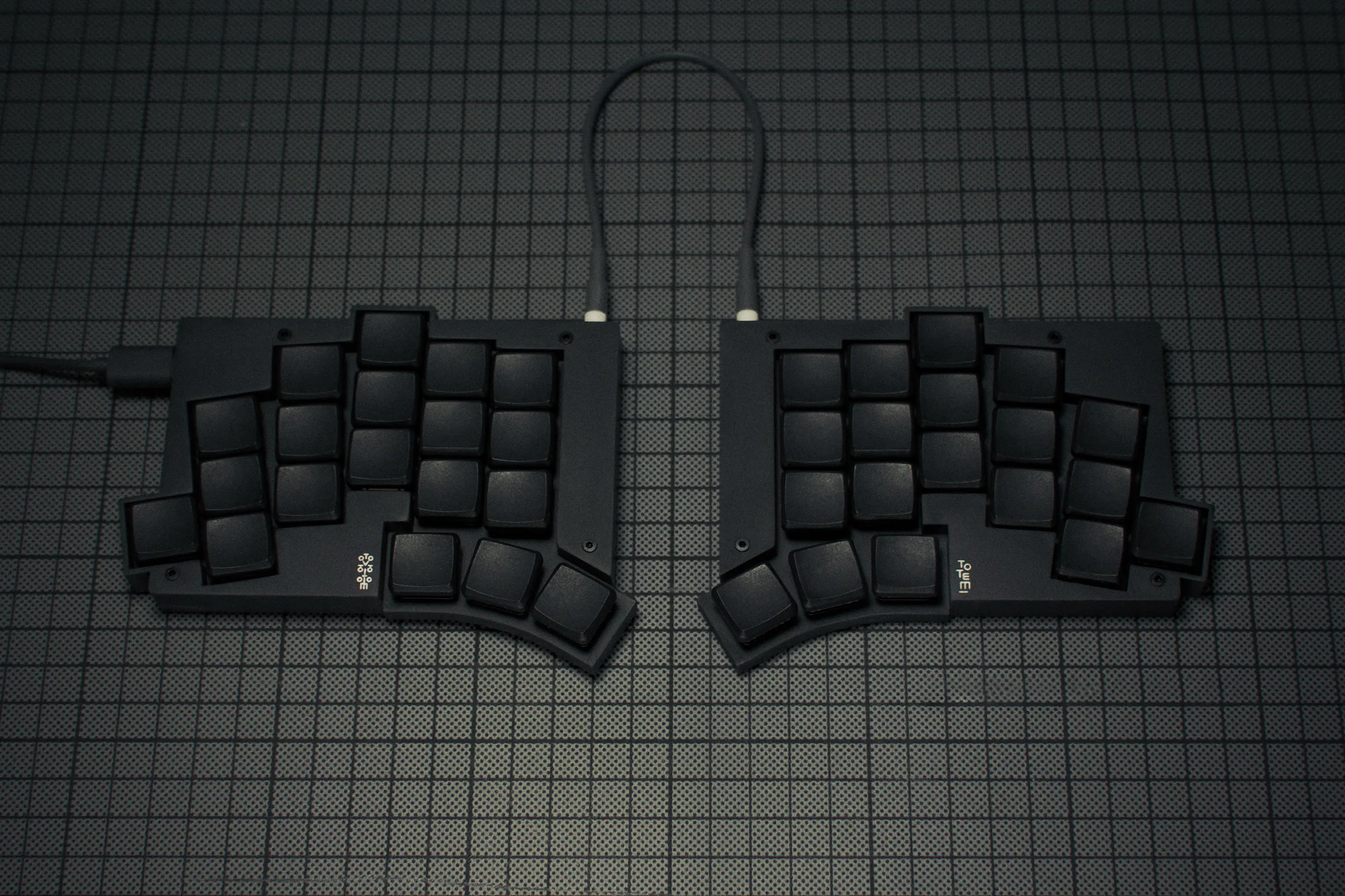 TOTEM black top